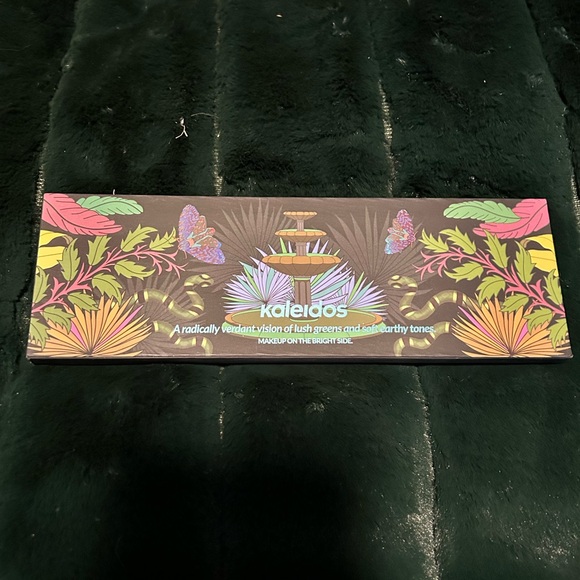 Kaleidos Flower Punk Palette - Picture 3 of 5